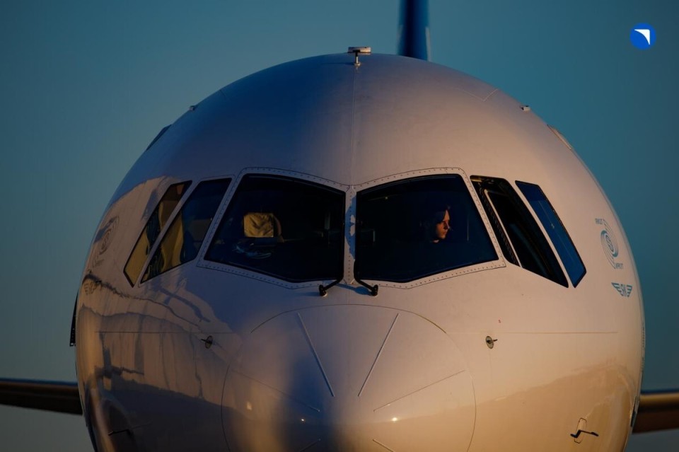 俄羅斯MC-21客機實現(xiàn)關鍵突破 首架搭載國產(chǎn)系統(tǒng)與設備原型機成功首飛